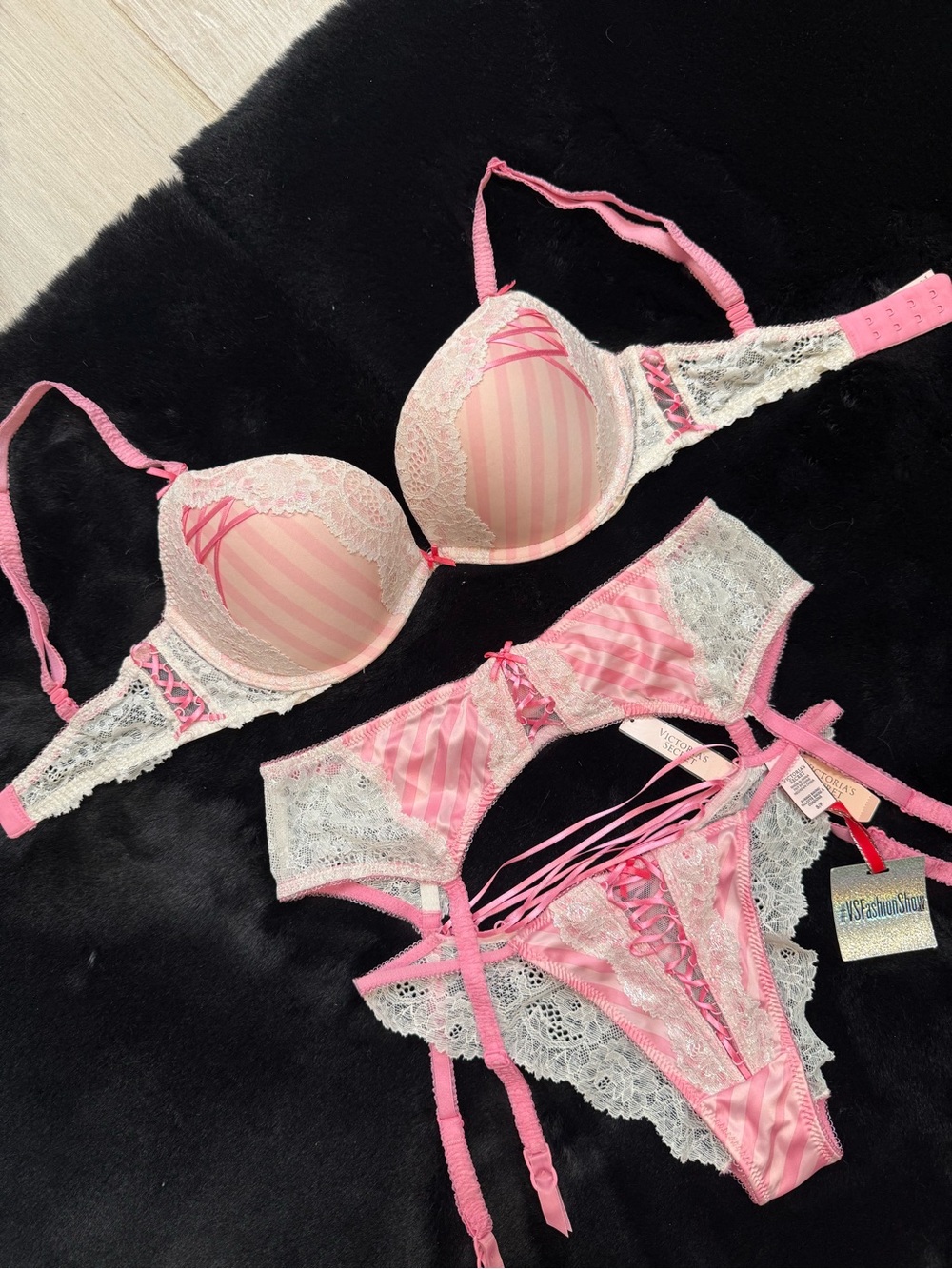 32D/S 3Pcs Vs Victoria’s Secret NYC 2015 Fashion Show pink stripe bra+belt+panty